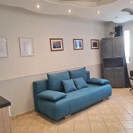 Csever Apartman Tata Exteriér fotografie