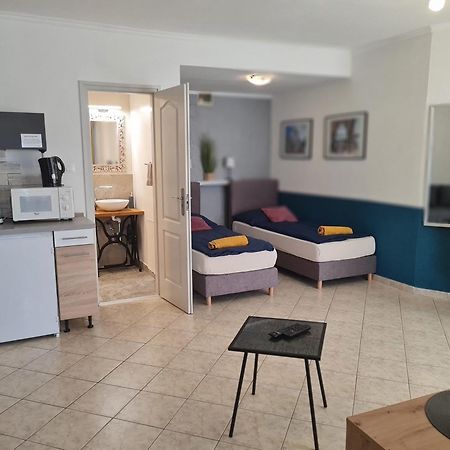 Csever Apartman Tata Exteriér fotografie