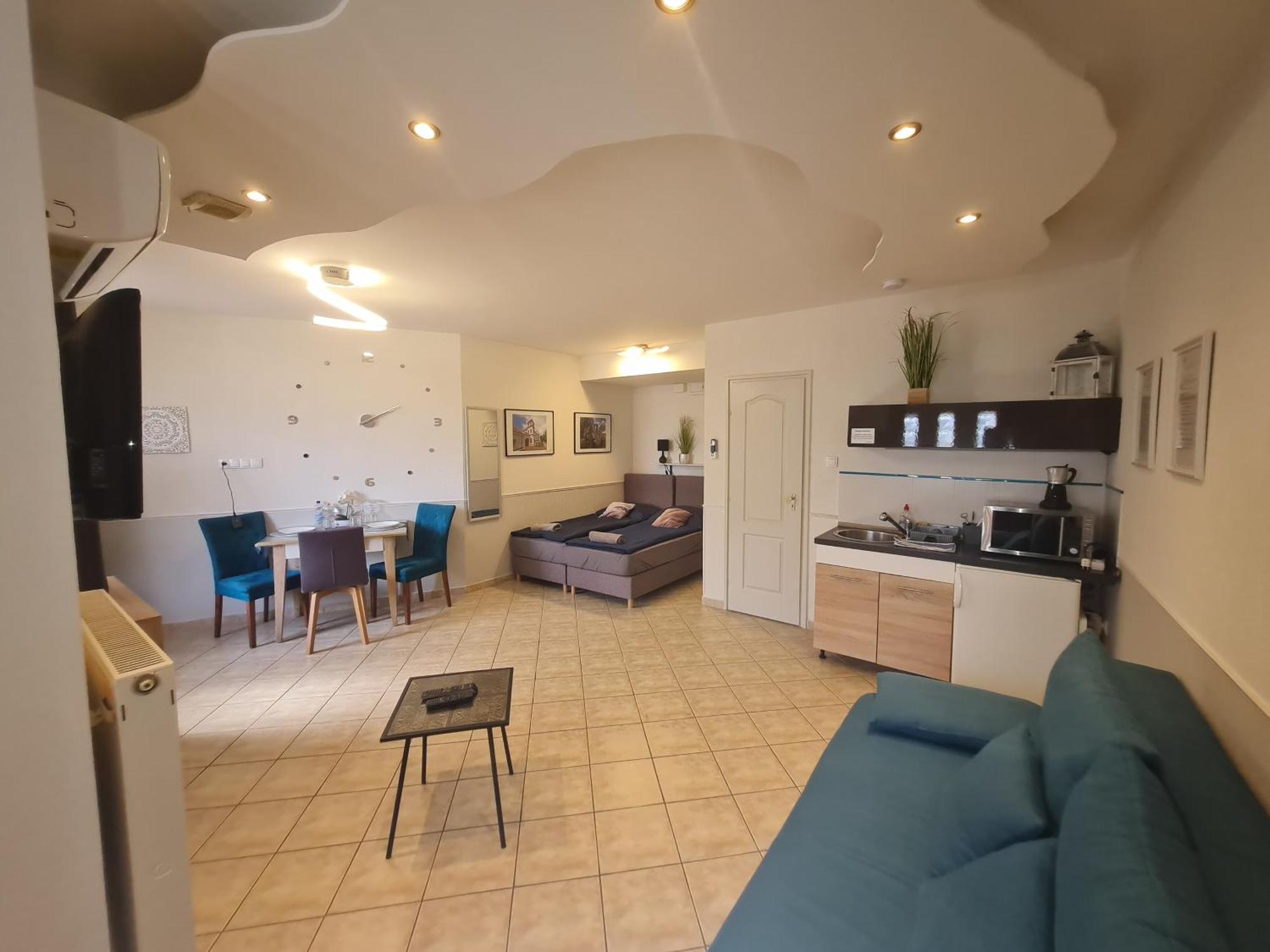 Csever Apartman Tata Exteriér fotografie