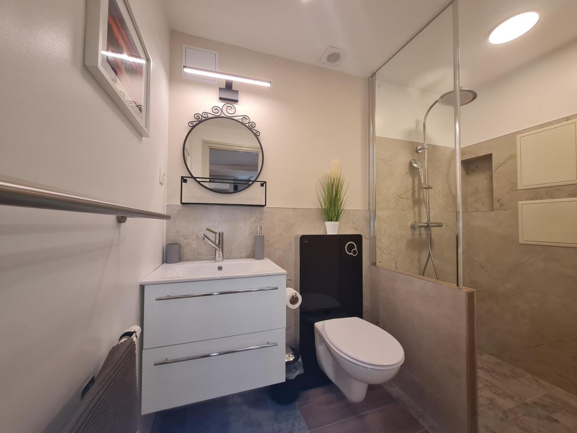 Csever Apartman Tata Exteriér fotografie