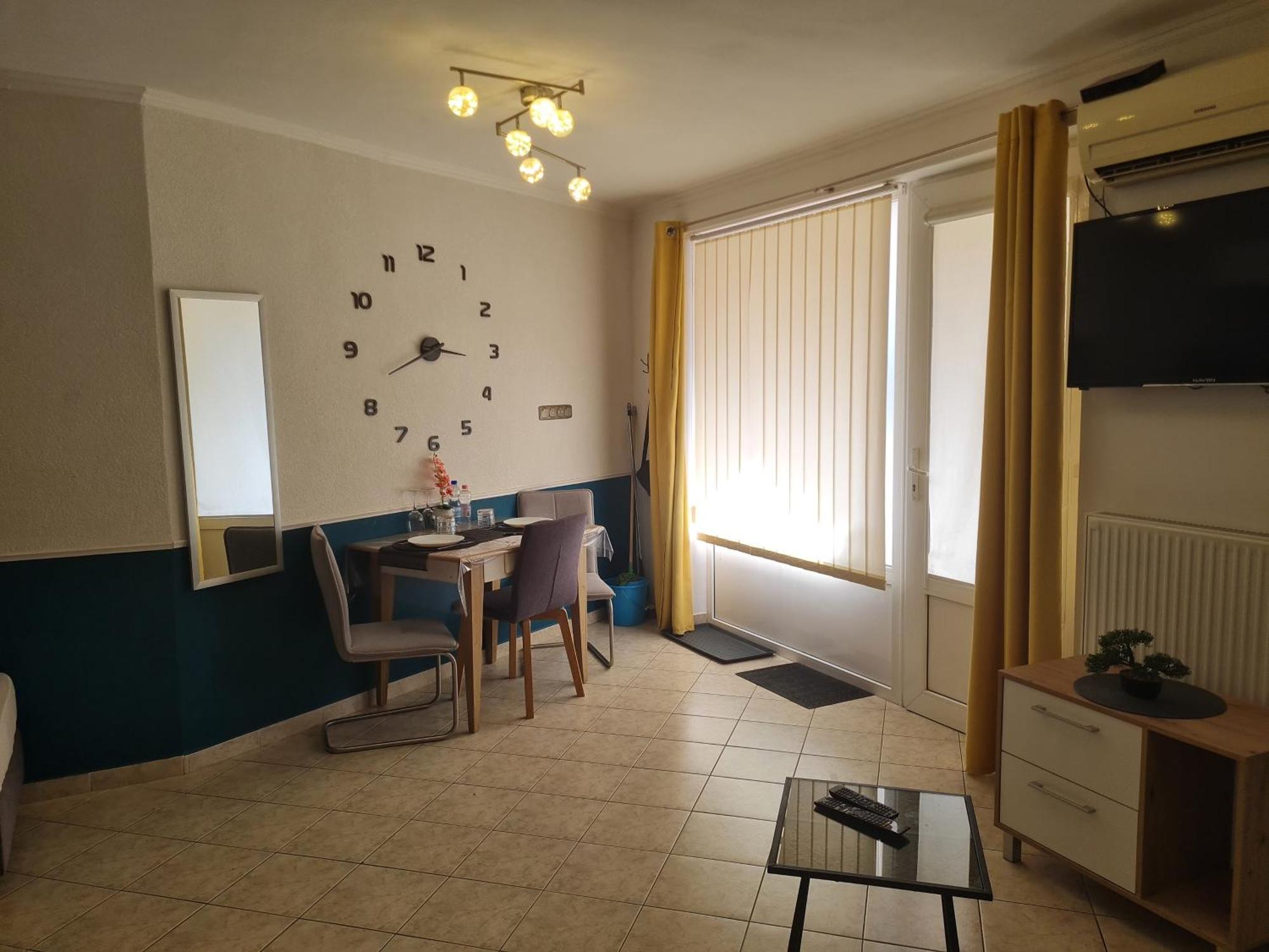 Csever Apartman Tata Exteriér fotografie